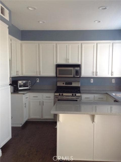 Building Photo - 16345 Creekside Pl