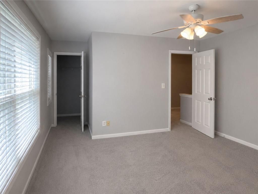 Building Photo - 2268 White Alder Dr NE