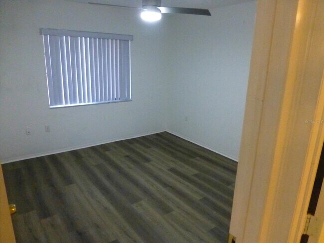 Building Photo - 119 Lakeside Dr