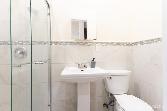 Building Photo - 158 Terrace Ave