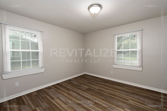 Building Photo - Cozy, Updated 3-Bedroom Home with a Shady Yard!