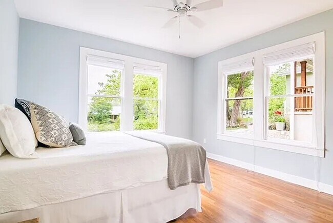 Building Photo - Beautiful Tudor Style Home in highly desir...
