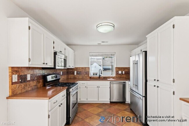 Building Photo - 3 br, 2.5 bath House - 436 Knollcrest Aven...