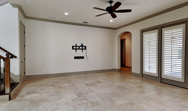 Building Photo - 1240 Poinsettia Ave