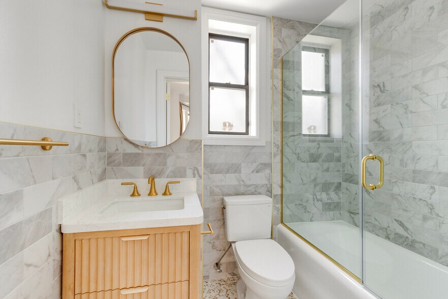 Building Photo - 244 W 72nd St