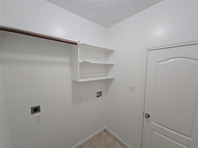 Building Photo - 1306 Squire Dr