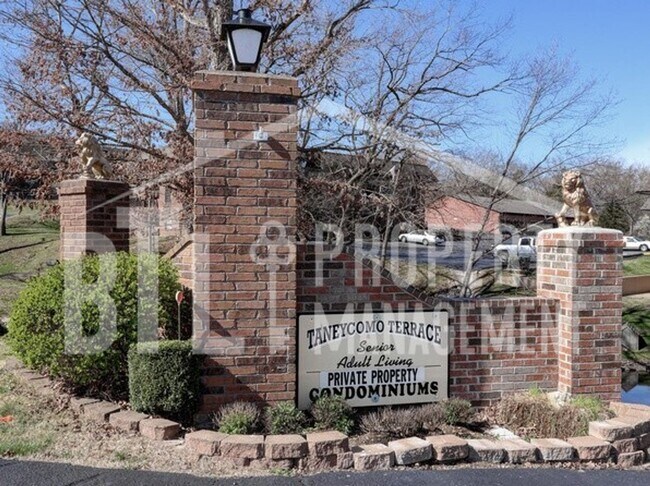 Primary Photo - 130 Wilshire Dr