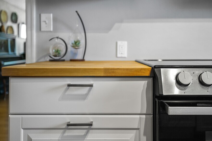 Building Photo - 4416 NE Prescott St