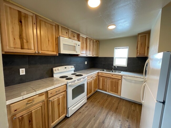 Building Photo - Country Living in Culver - 2 Bedroom / 1 Bath Home