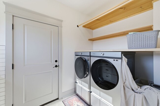 Building Photo - Modern 3-Bedroom Home in The Cottages at Avery Creek