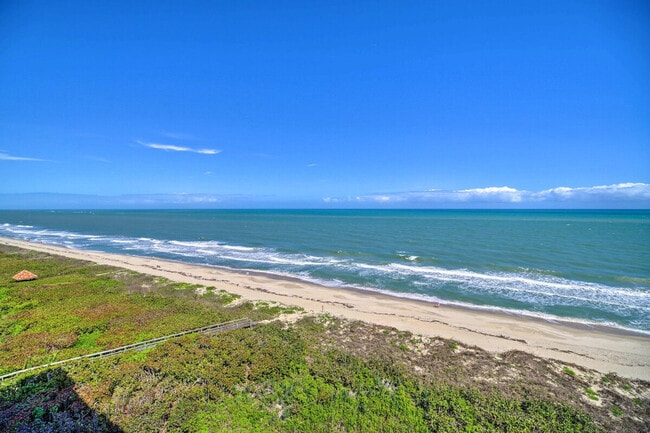 Building Photo - 4250 N Hwy A1A