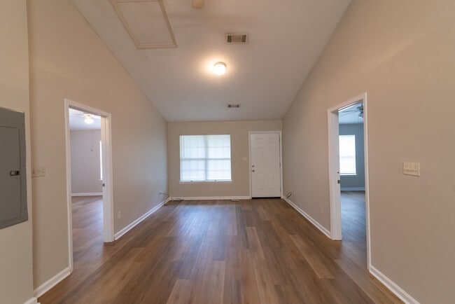 Building Photo - 285 E Harrison St