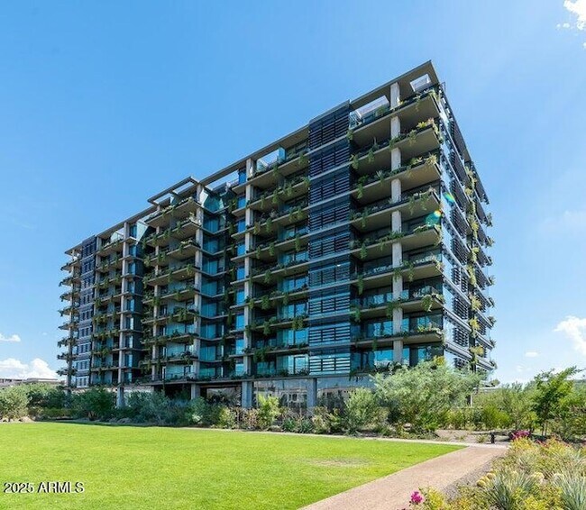 Building Photo - 7120 E Kierland Blvd