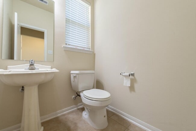 Building Photo - 6402 Addlestone Ridge Ln