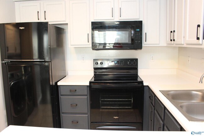 Building Photo - 351 Waters Edge Ln
