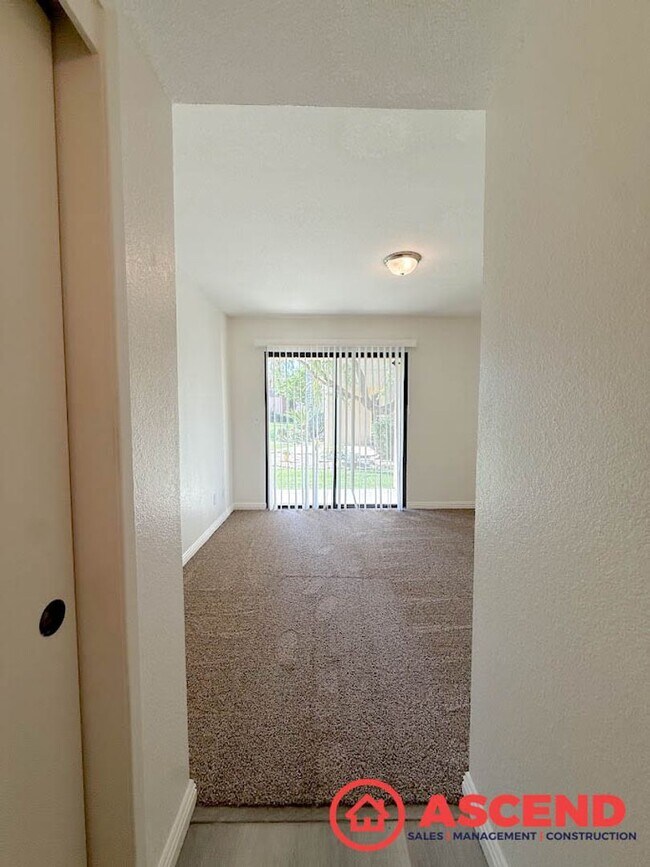 Building Photo - Move-In Special for Memorial Day! Deposit Gets You In — Hurry, Offer Ends 5/19