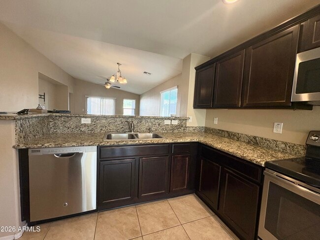 Building Photo - 2190 E Hazeltine Way