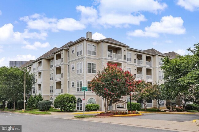 Building Photo - 4561 Strutfield Ln