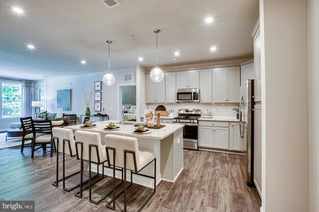 Building Photo - 21731 Dovekie Ter