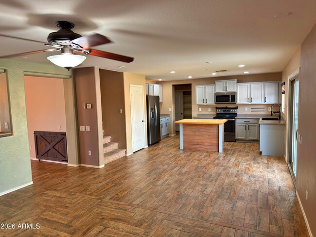 Building Photo - 43210 W Maricopa Ave