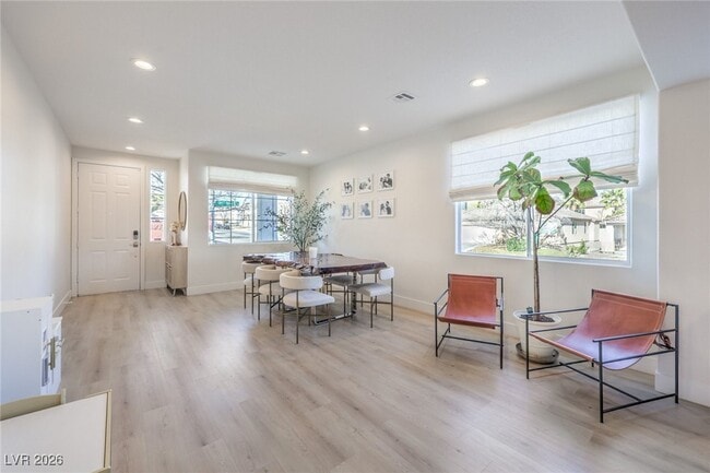 Building Photo - 5404 Avent Ferry St