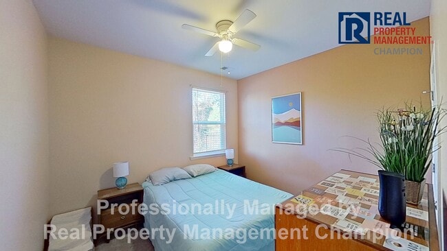 Building Photo - Spacious 4 BD/2 BA Home in Hawkeswater on the River