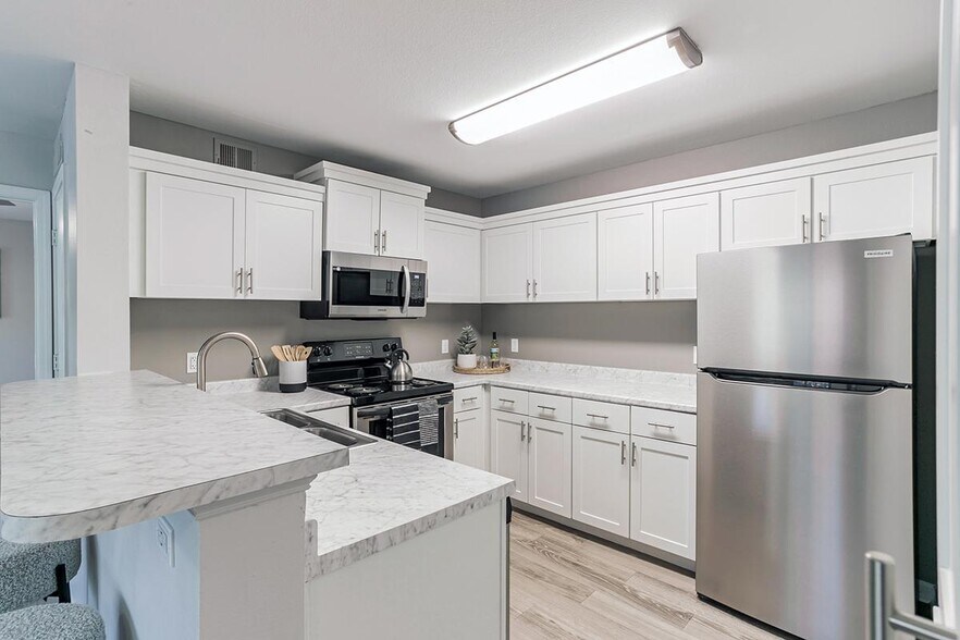 Market 1900 Apartment Homes 1900 S Brookstone Village Dr Independence