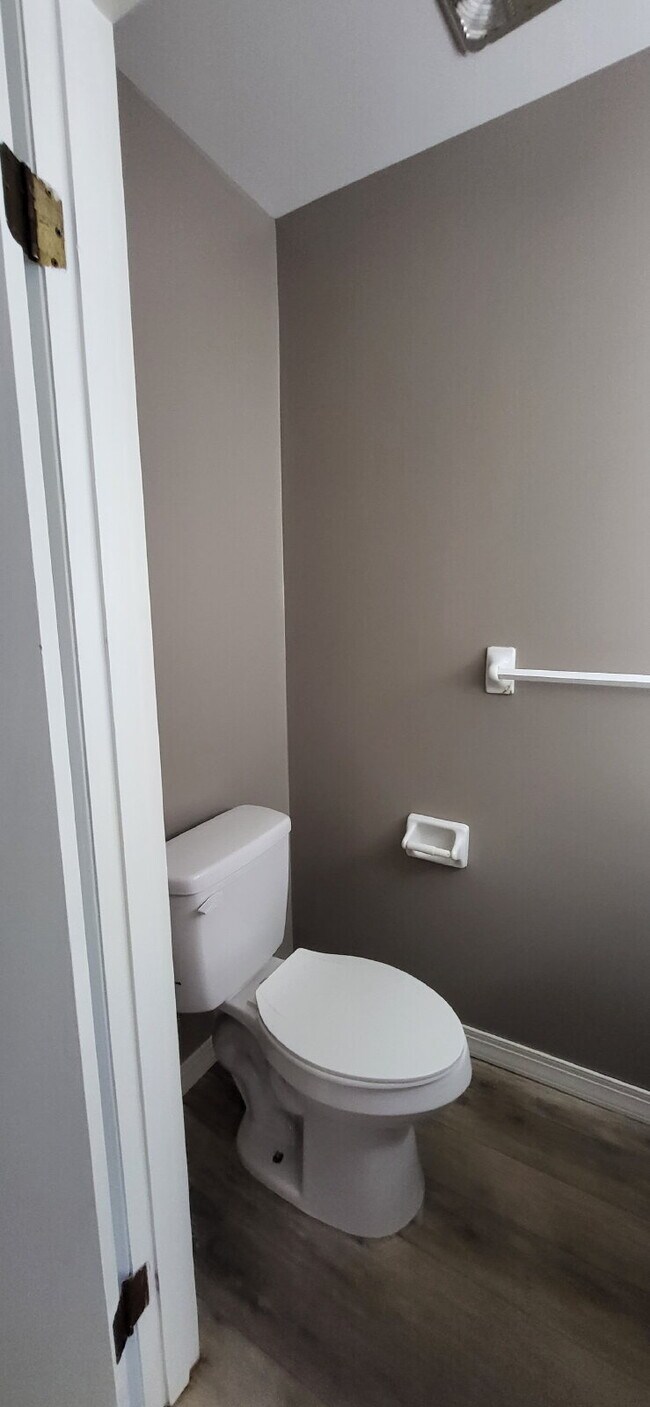Building Photo - Two Bedroom Townhouse