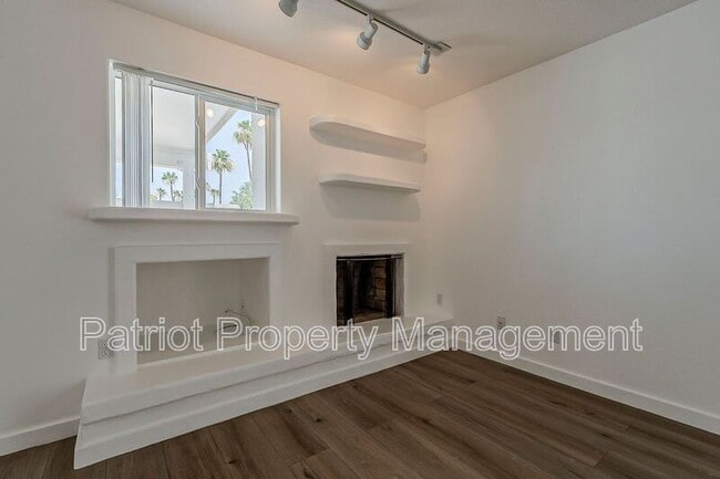 Building Photo - 635 E Boca Raton Rd