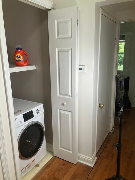 Building Photo - 430 E Franklin St