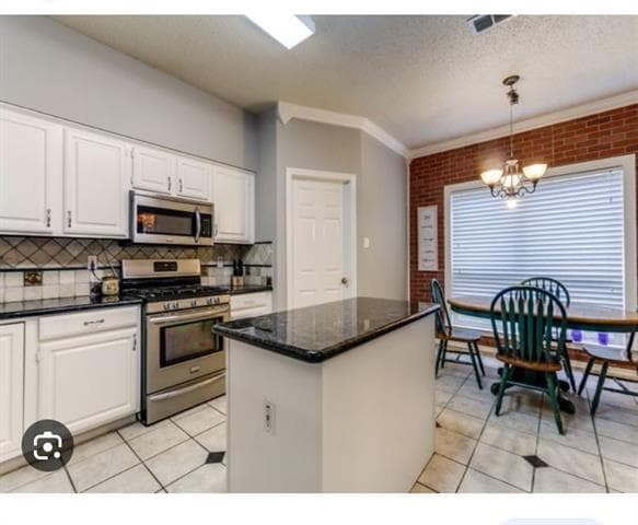 Building Photo - 2306 Edinburgh Way