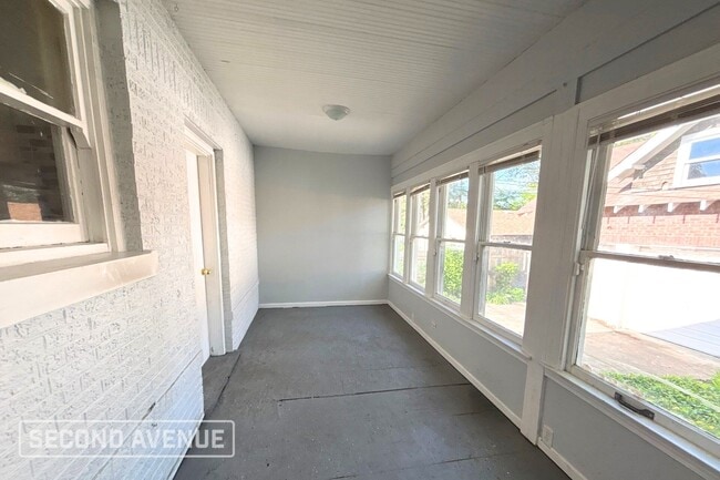 Building Photo - 10437 S Wallace St