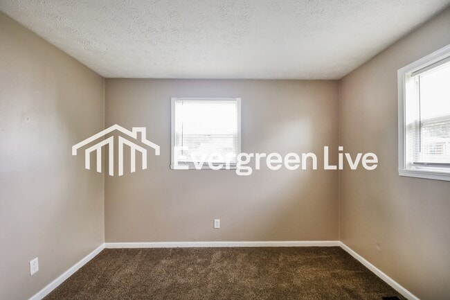 Building Photo - 4619 N Richardt Ave