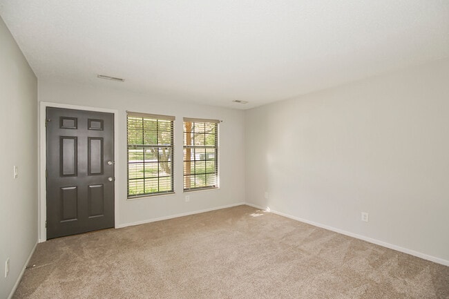 Building Photo - 12 Wallingford Dr