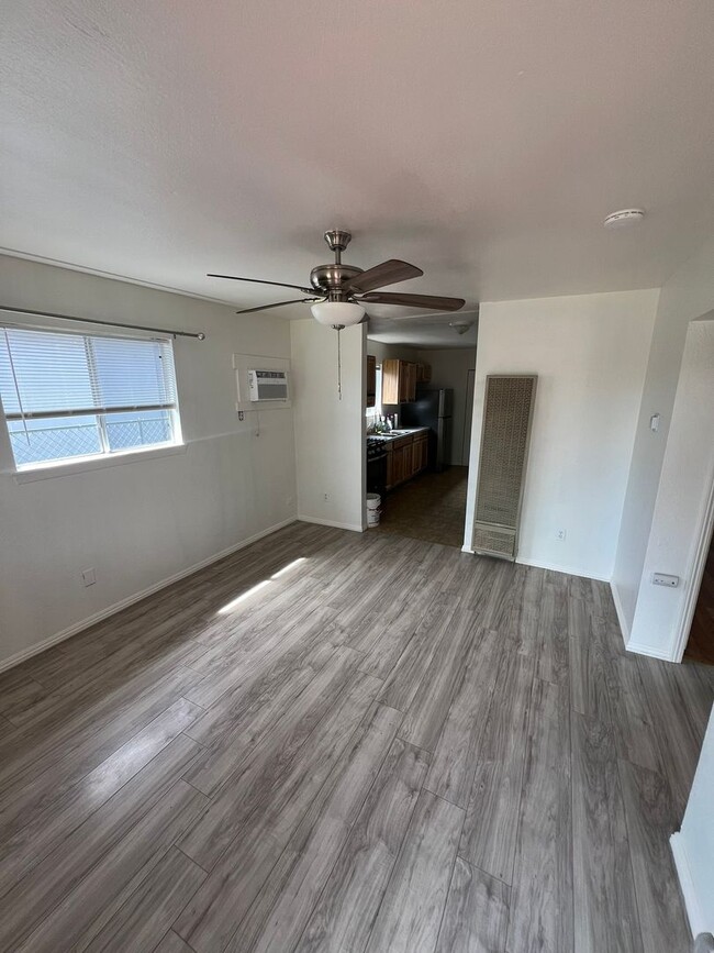Building Photo - Oroville-3 bedroom 1 bath home, yard, newl...
