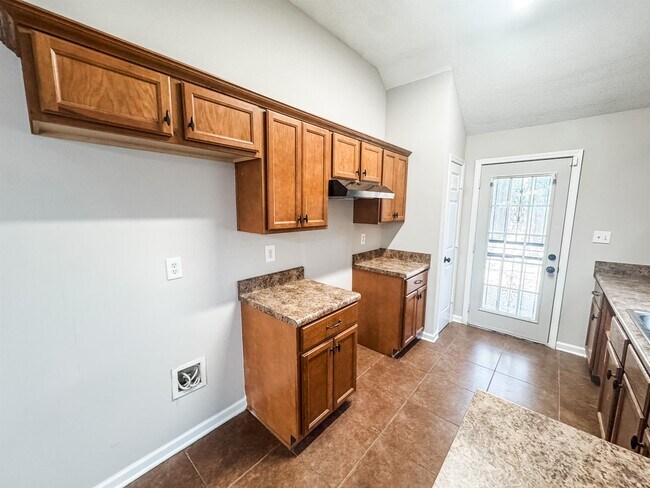 Building Photo - 6840 Mikayla Ln