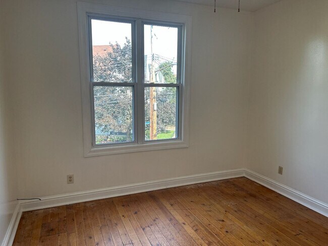 Building Photo - Incredible Shadyside Home!