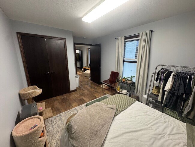 Building Photo - 236 S Market St