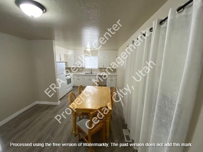 Building Photo - 394 S 500 W