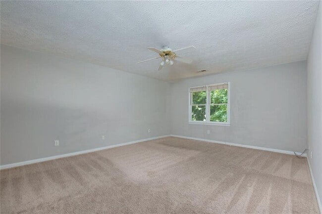 Building Photo - 1200 Mitsy Forest Dr NE