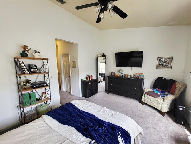 Building Photo - 4961 NW 43rd Ave