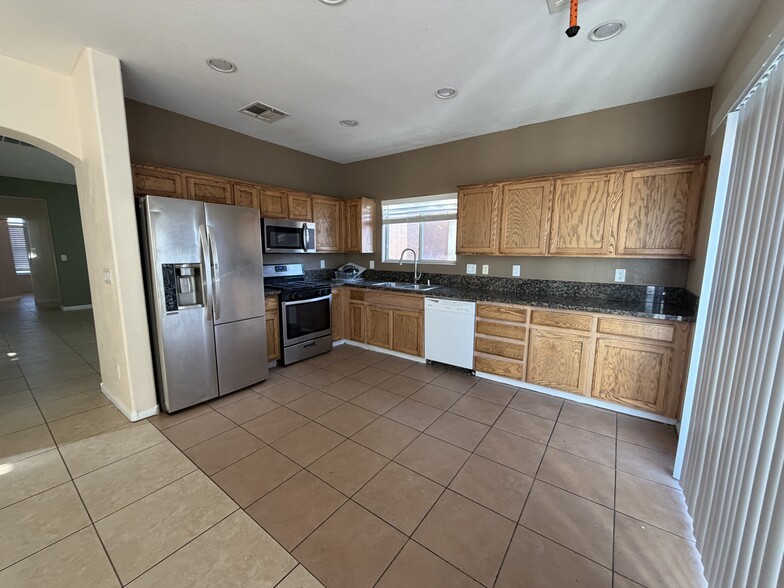 Building Photo - 9196 Grand Sunburst Ct