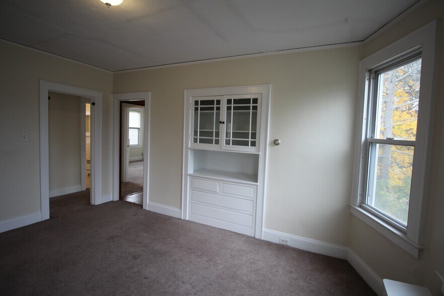 Building Photo - 411 Fairfield Ave