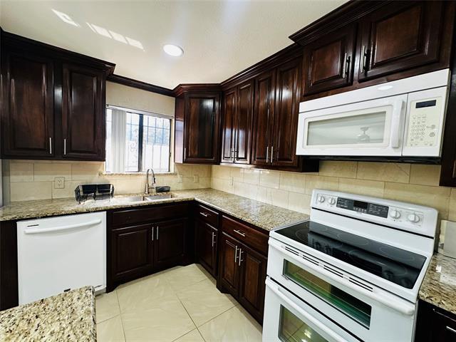 Building Photo - 6646 E Lovers Ln