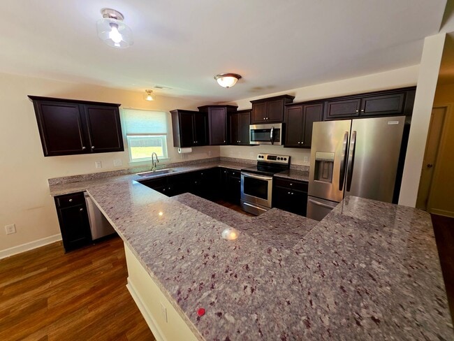 Building Photo - 3 Bedroom 2 BA Justice Ridge