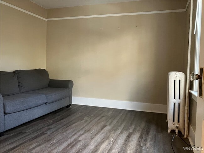 Building Photo - 2253 Niagara St