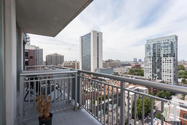 Building Photo - 1 bedroom in Chicago IL 60654