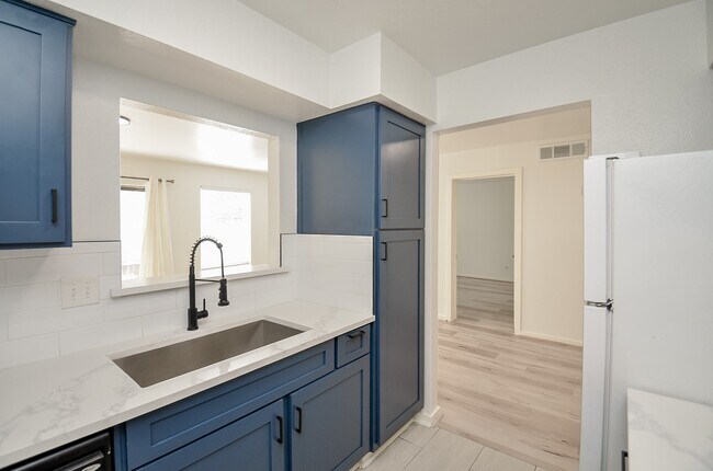 Building Photo - 2333 Bering Dr