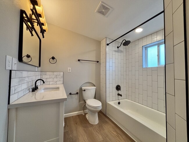 Building Photo - 2503 N Madelia St