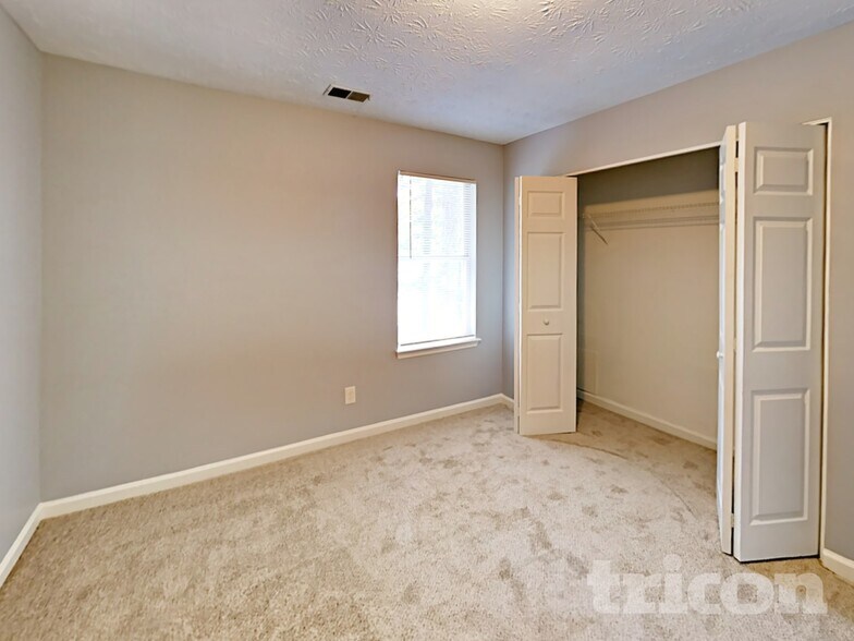Building Photo - 730 Sugar Springs Ln SW